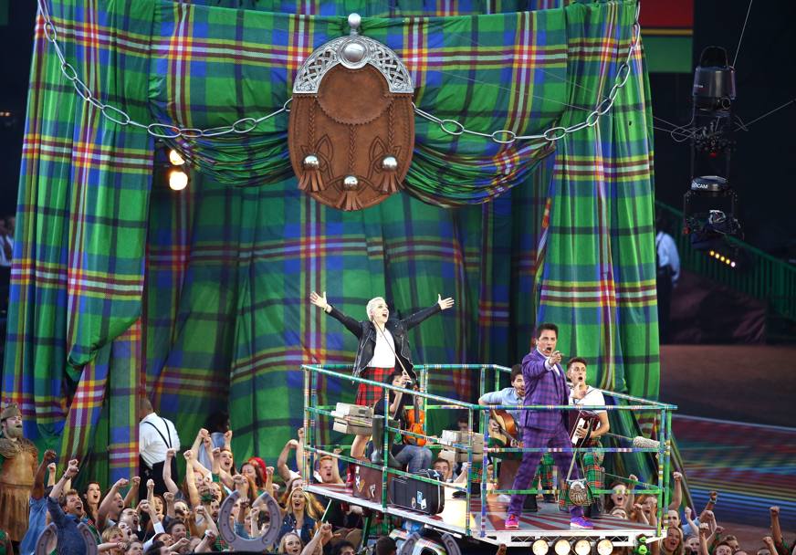 Ma naturalmente la cerimonia d&#39;apertura dei Giochi del Commonwealth! Un kilt enorme ha dato il via alle danze. Getty